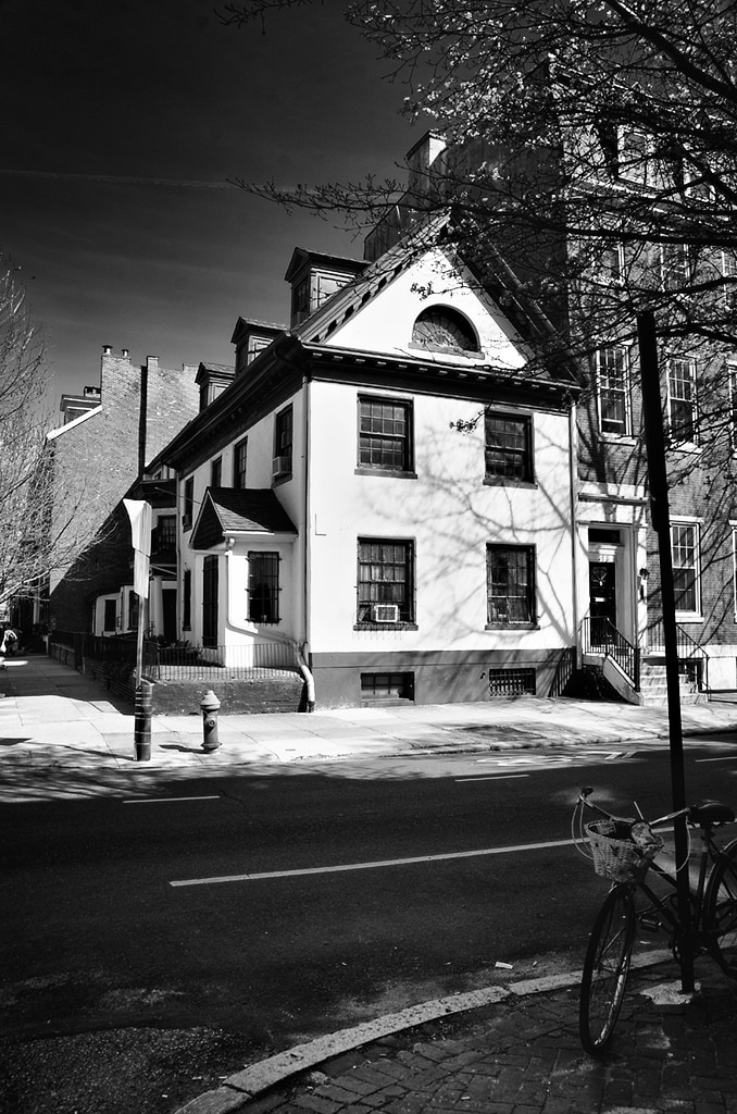 White House With Trim
